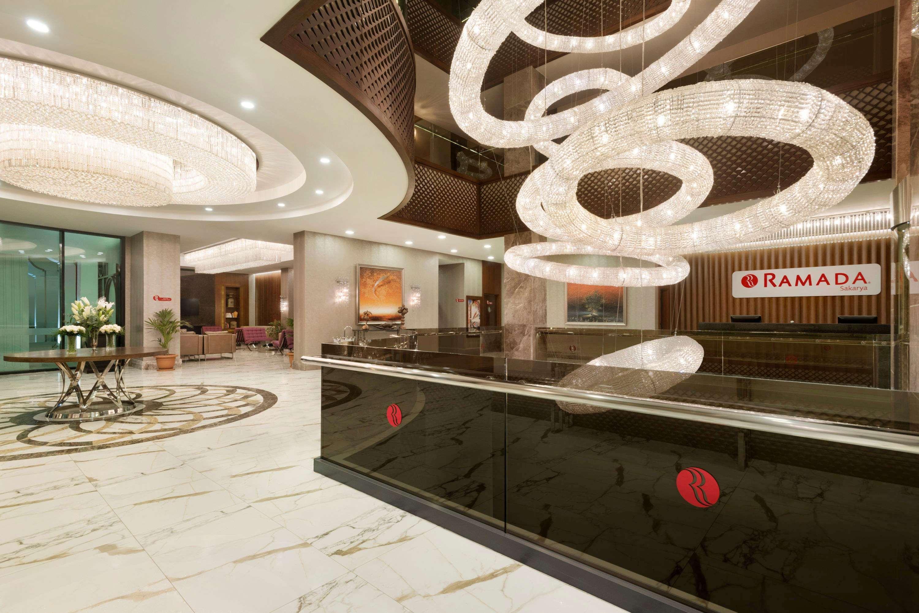 Ramada By Wyndham Sakarya Hotel מראה חיצוני תמונה