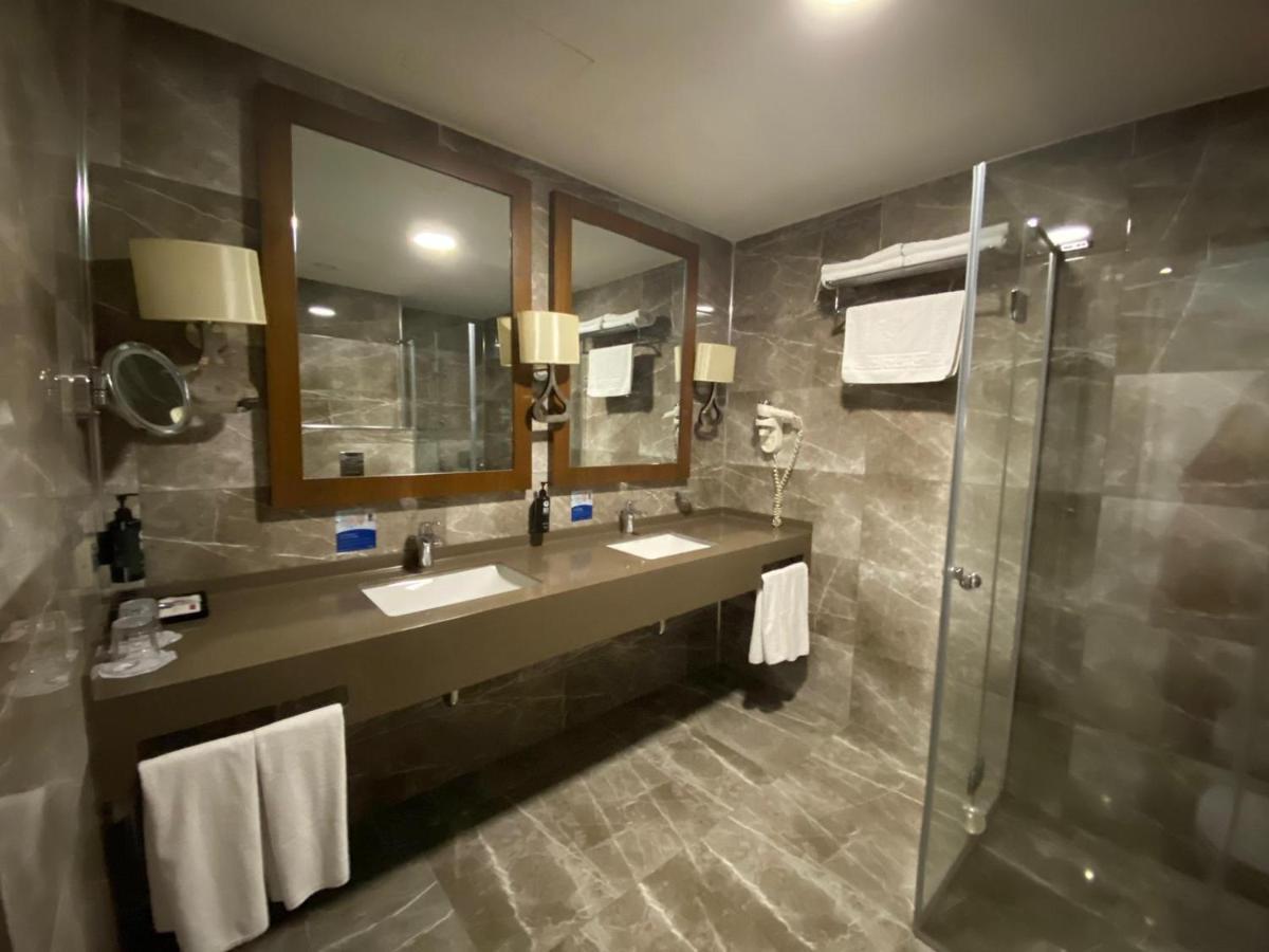 Ramada By Wyndham Sakarya Hotel מראה חיצוני תמונה