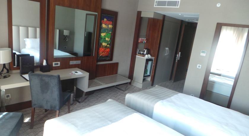 Ramada By Wyndham Sakarya Hotel מראה חיצוני תמונה
