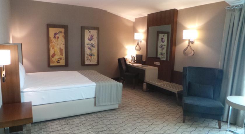 Ramada By Wyndham Sakarya Hotel מראה חיצוני תמונה