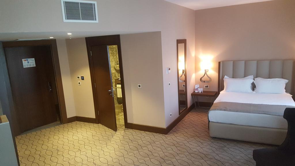 Ramada By Wyndham Sakarya Hotel מראה חיצוני תמונה