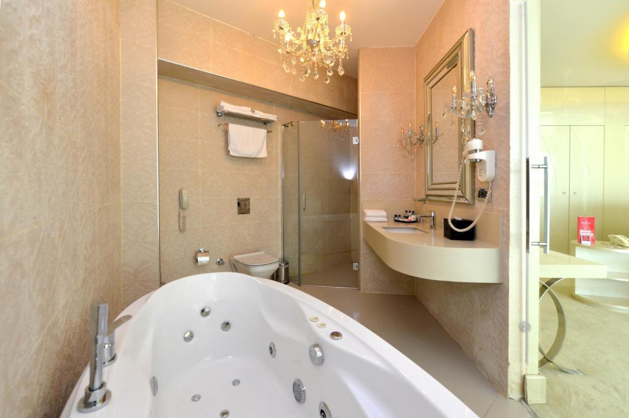 Ramada By Wyndham Sakarya Hotel מראה חיצוני תמונה